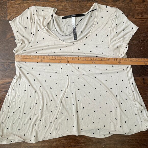 NEW Kensie Women’s Cream/Black Asymmetrical Lightweight polka dot Tshirt-Larg - Picture 7 of 8
